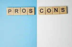 pros and cons of invoice discounting